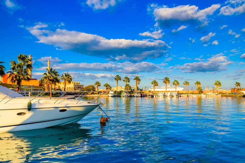 Explore the red sea in your tour package